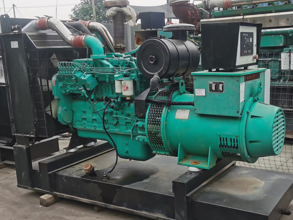 绛县冬季低温环境下，500KW发电机组启动电瓶的容量需求具体会增加多少？